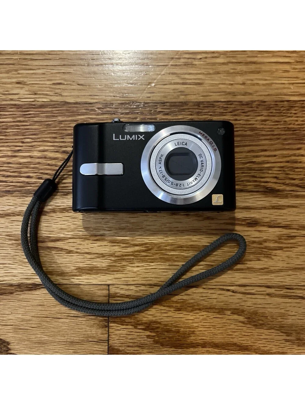 Panasonic Lumix DMC-FX12 7.2MP Digital Camera Powers On Untested Error